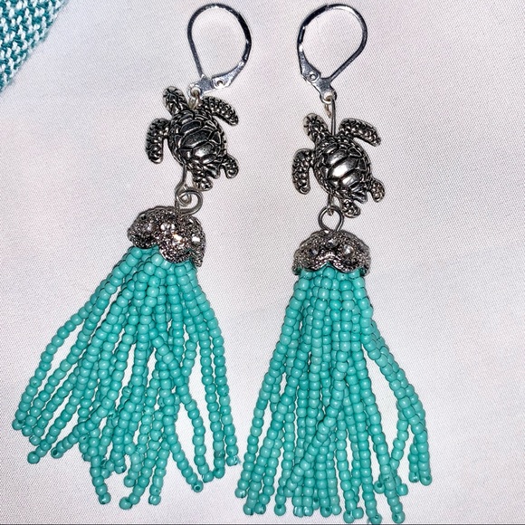 🎉HP🎉🌴🐚 Beaded Tassel Earrings - Picture 5 of 7